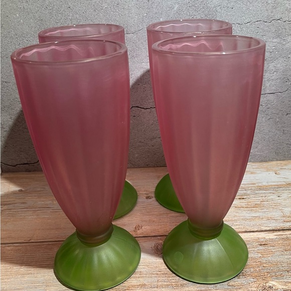 Libbey Set of 4 Vintage Watermelon Frosted Milkshake
Parfait Sundae Glasses - Picture 6 of 6